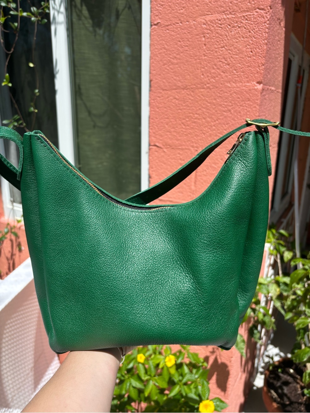 Portland Leather Medium Aspen in Bacalar Premium Line EUC Leather Shoulder Bag - Picture 3 of 14